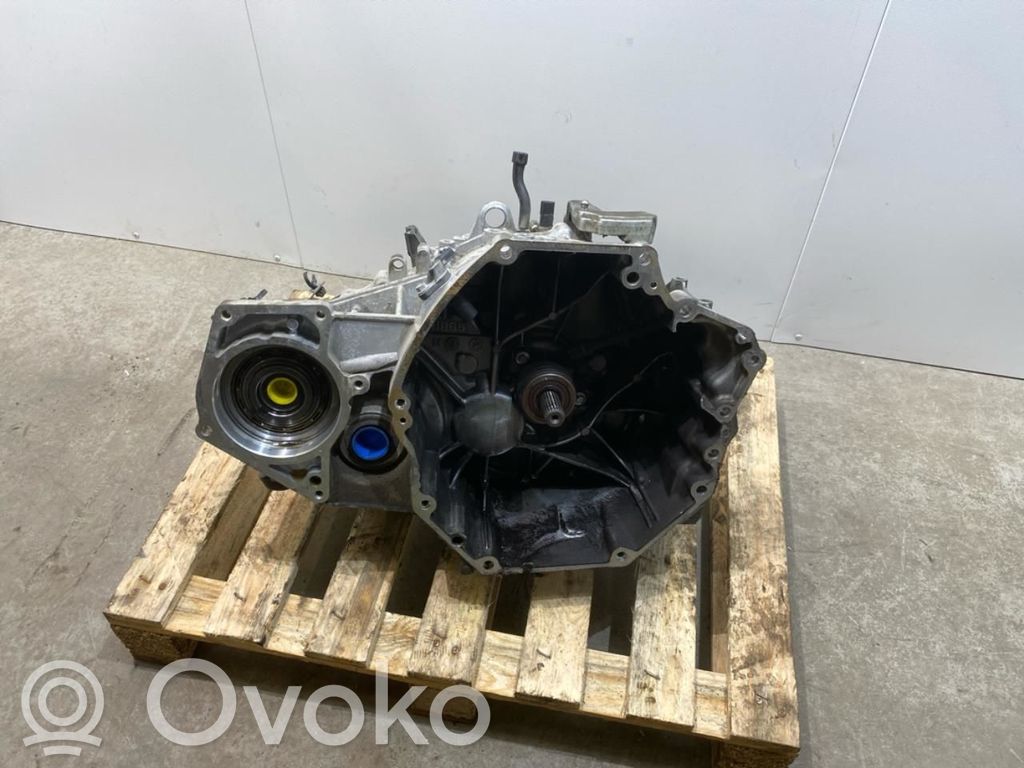Nissan X-Trail T32 Cutie viteze manuală cu 5 trepte 