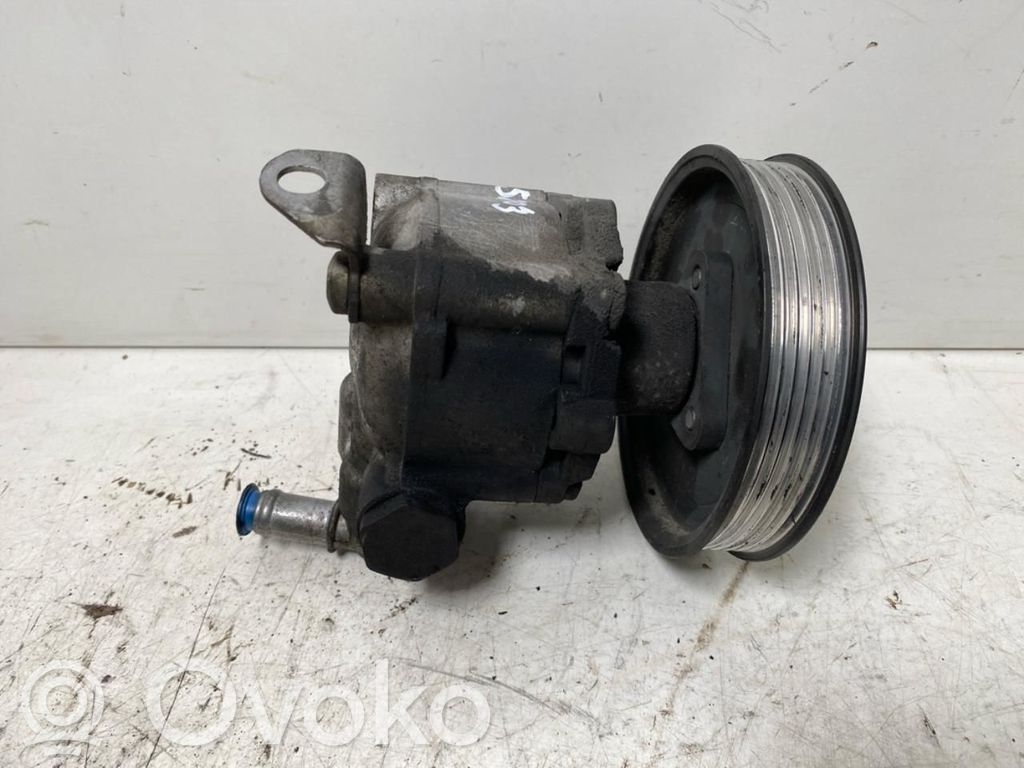 BMW X3 E83 Ohjaustehostimen pumppu 
