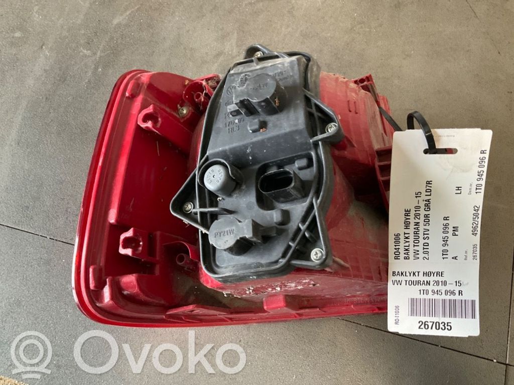 Volkswagen Touran II Lampă spate în caroserie