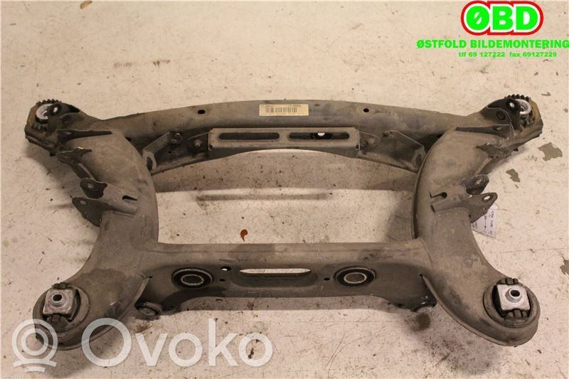 Volvo V70 Galinis traversas 