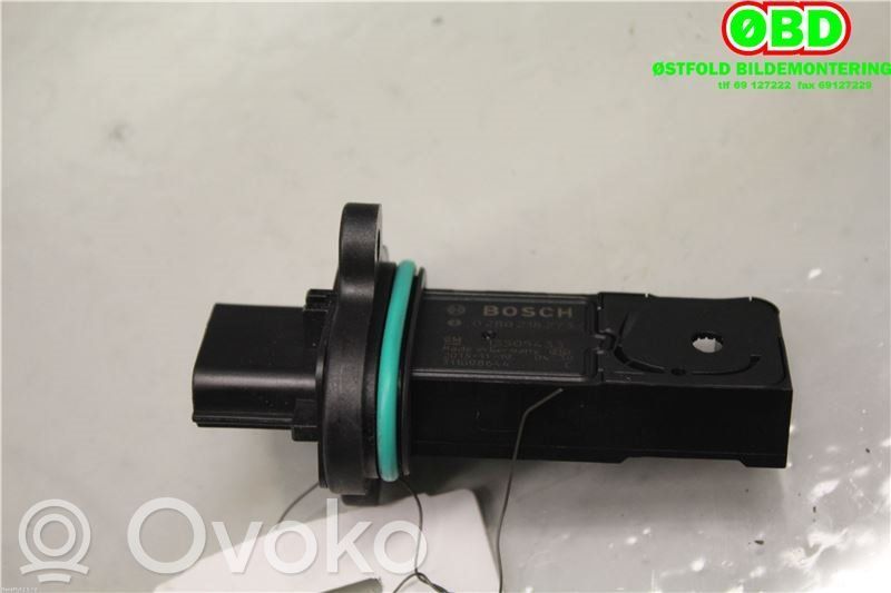 Opel Astra J Przepływomierz masowy powietrza MAF 