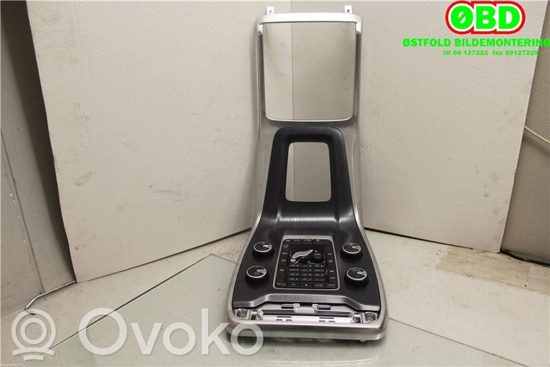 Console centrale, commande chauffage/clim