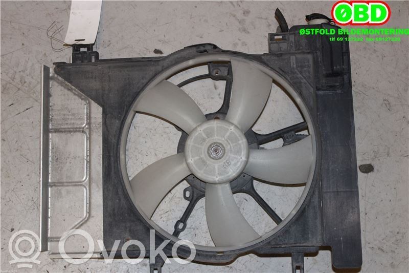 Toyota Yaris Osłona wentylatora chłodnicy 