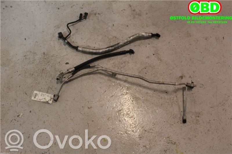 BMW 3 E46 Ilmastointilaitteen putki (A/C) 