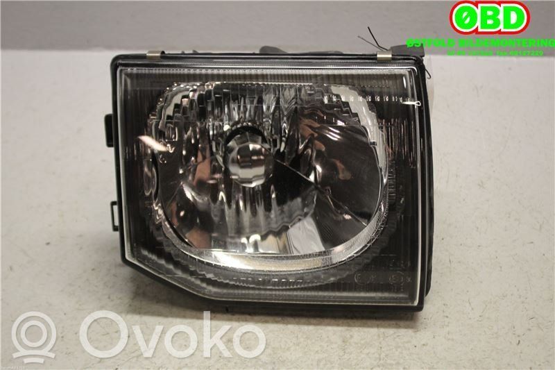 Mitsubishi Pajero Lampa przednia 