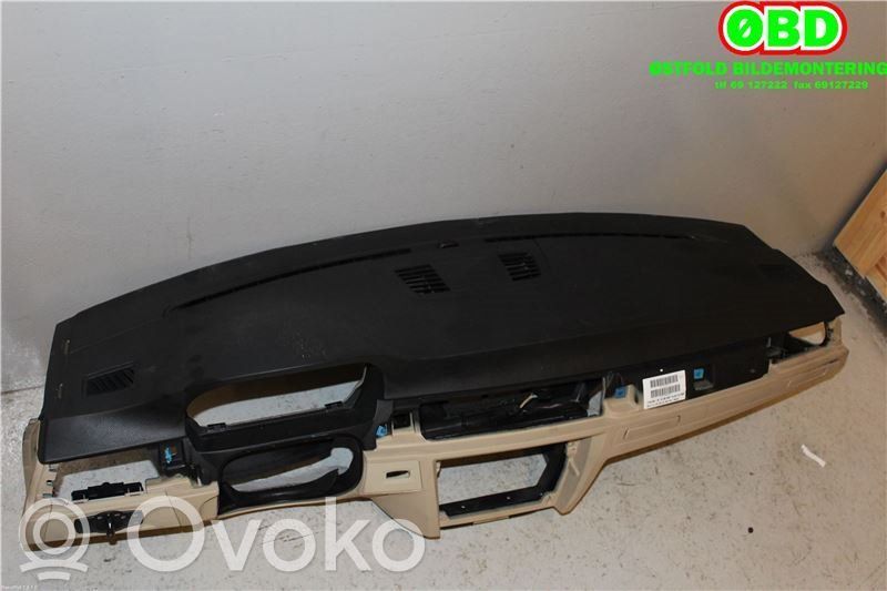BMW 3 E90 E91 Panelė 