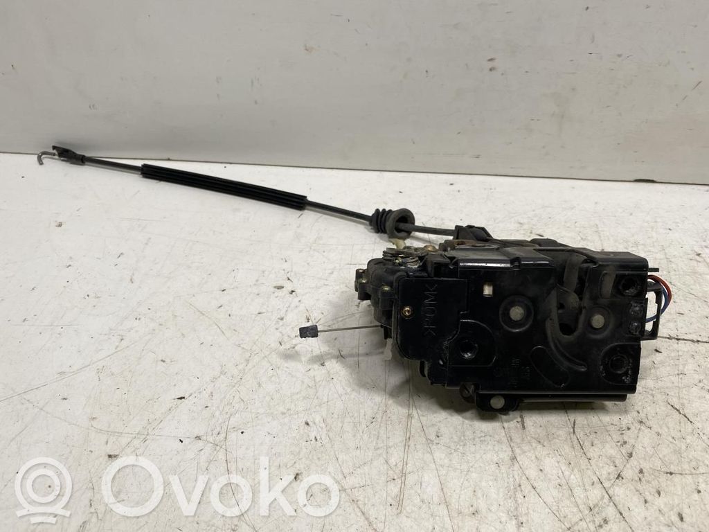 Volkswagen Golf IV Etuoven lukko 