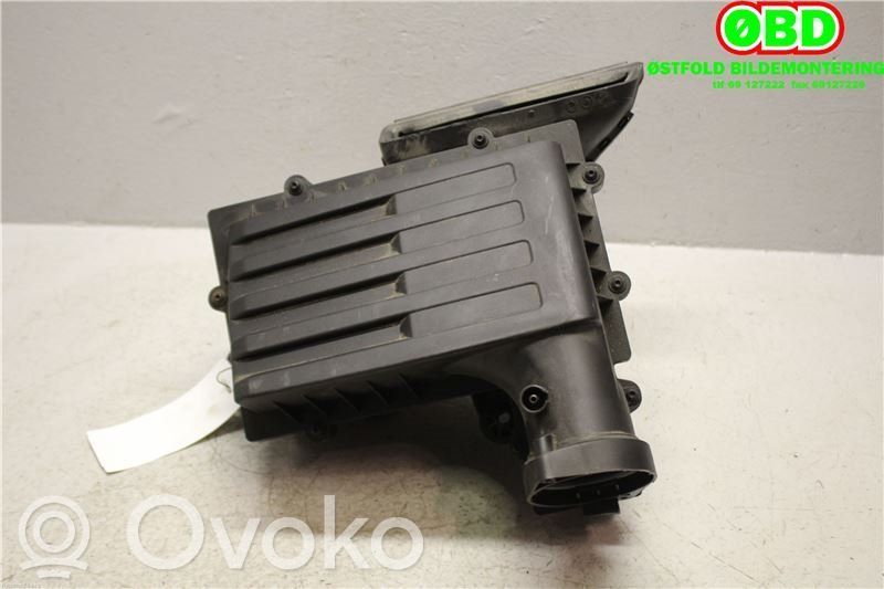 Volkswagen Golf VII Cutie filtru aer