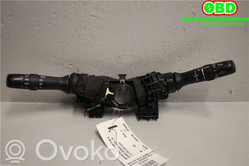 Toyota Avensis T270 Comutator/buton multifuncțional 