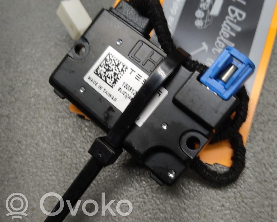 Tesla Model Y Windshield/windscreen camera 