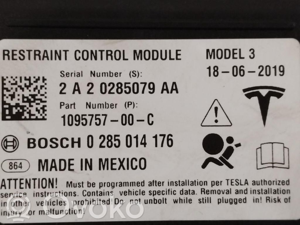 Tesla Model 3 Airbag control unit/module 