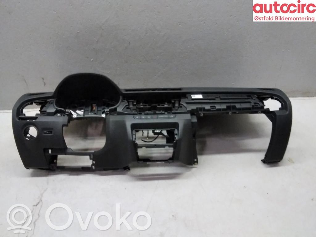 Skoda Fabia Mk3 (NJ) Panel de instrumentos 