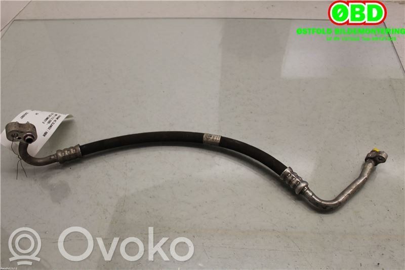Ilmastointilaitteen putki (A/C)   A2128302500,A2128302500