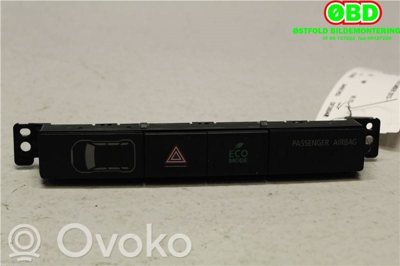 Mitsubishi Outlander Otros interruptores/perillas/selectores 