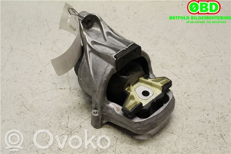 Audi A4 S4 B9 Engine mount bracket 