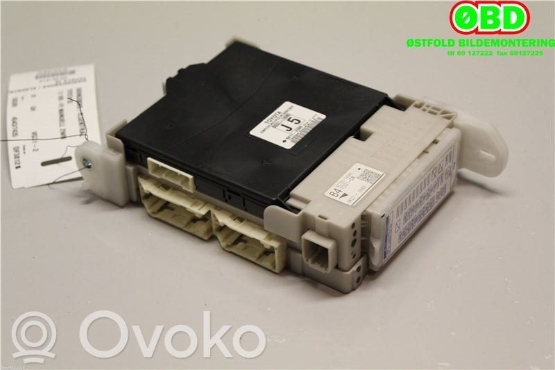 Toyota iQ Juego de caja de fusibles 