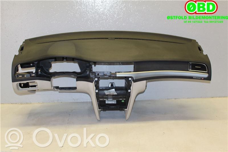 Skoda Superb B6 (3T) Panel de instrumentos 