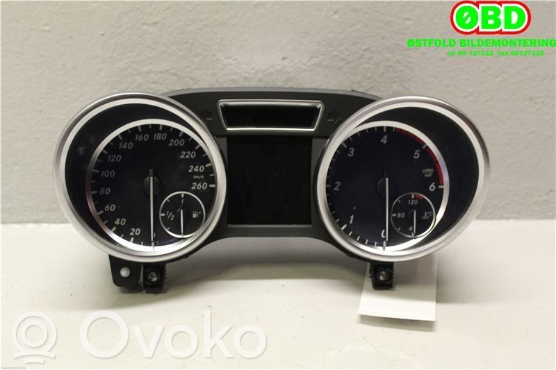 Mercedes-Benz ML W166 Licznik / Prędkościomierz 