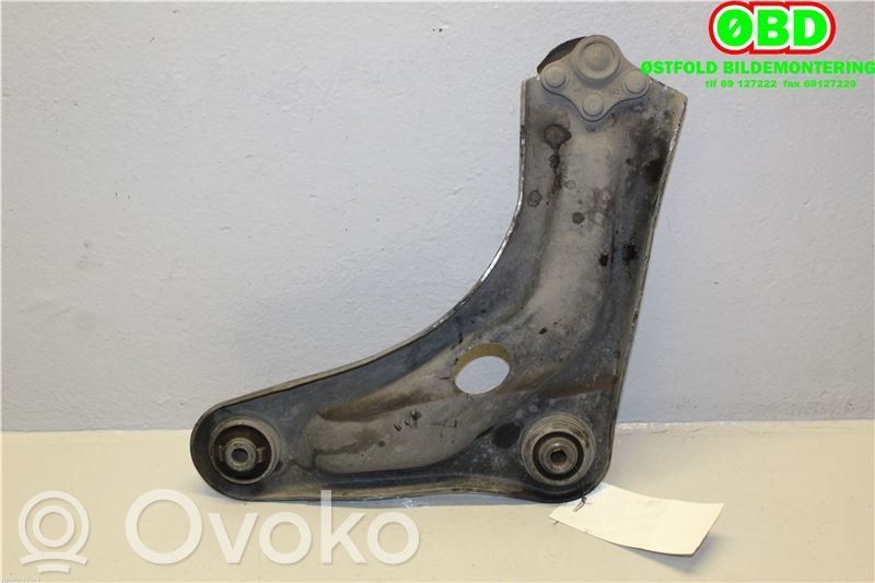 Peugeot 208 I Etutukivarsi 