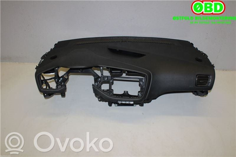 KIA Ceed Panelis 