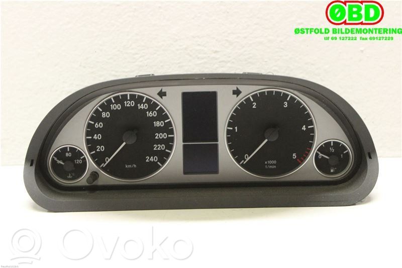 Mercedes-Benz B W245 Vitezometru (grup de instrumente)