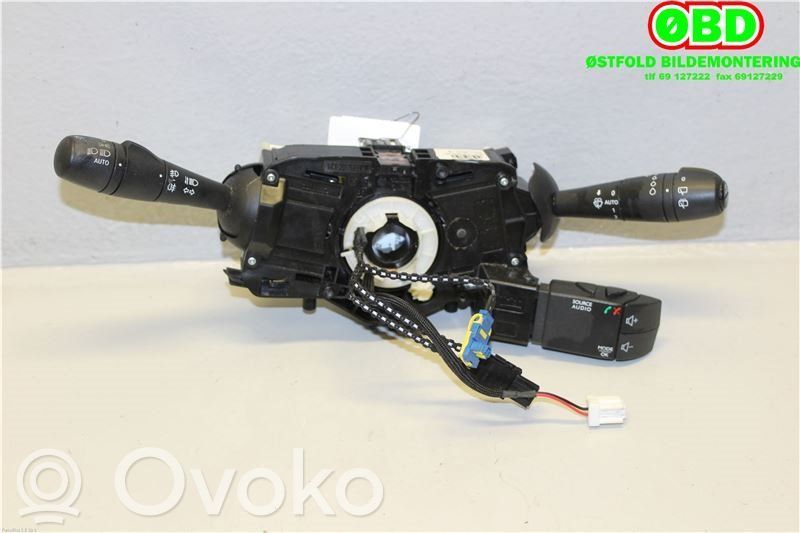 Renault Captur Interruptor de control multifunción 