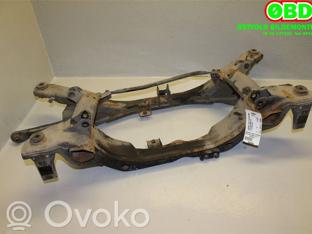 Mitsubishi Outlander Galinis traversas 