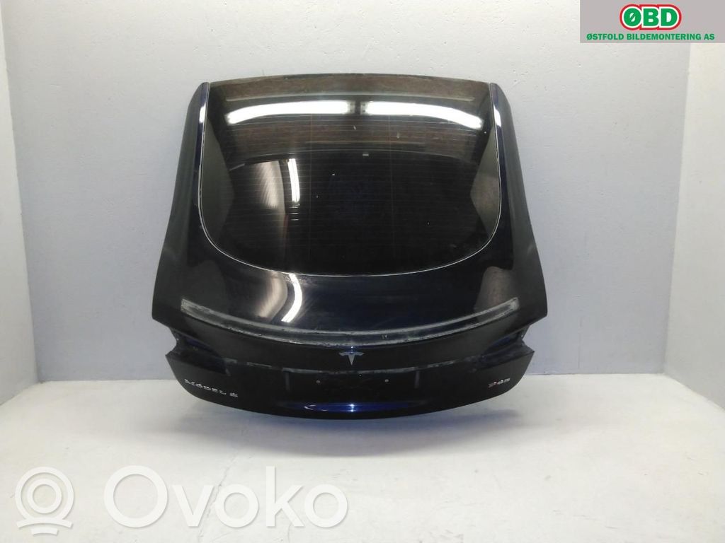 Tylna klapa bagażnika   1028352E0A,1028352E0A