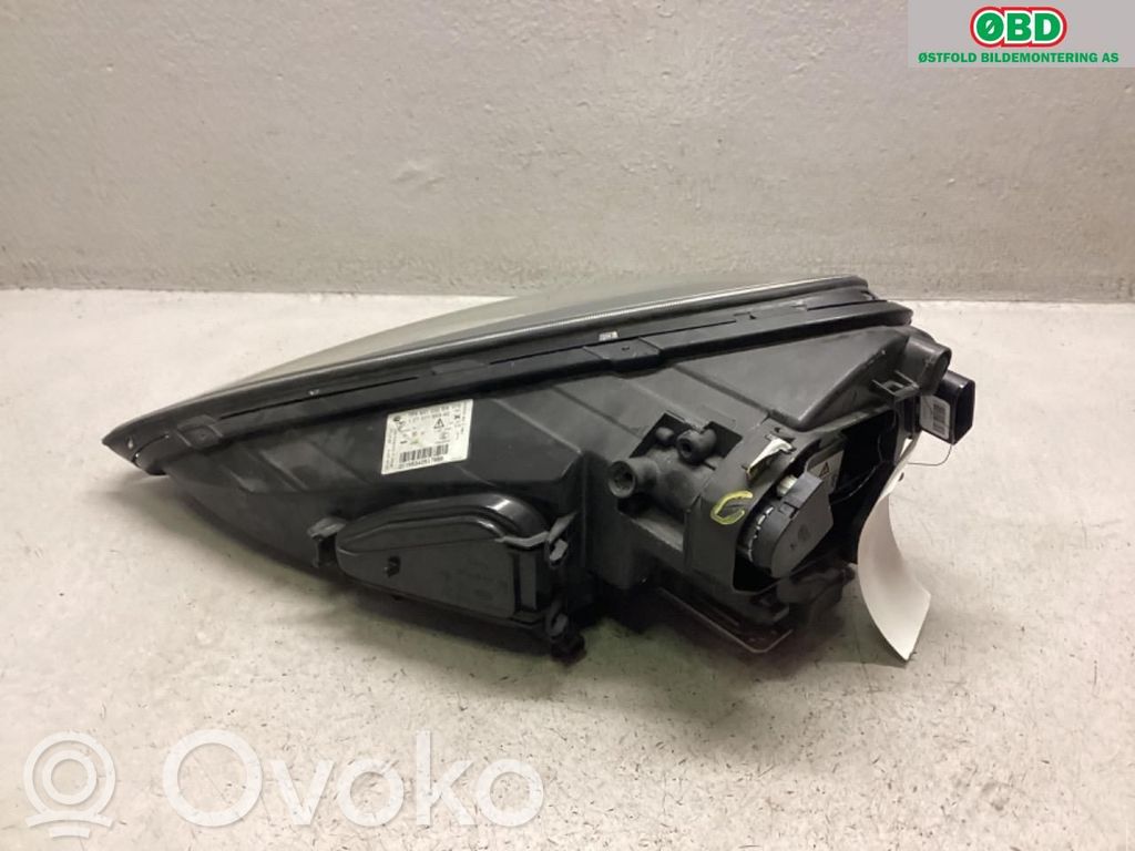 Porsche Cayenne (92A) Lampa przednia 