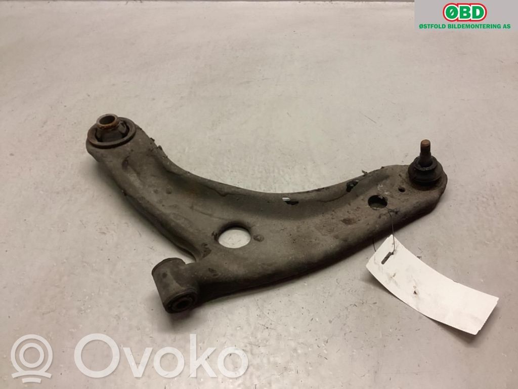 Toyota Yaris Braccio di controllo sospensione anteriore 