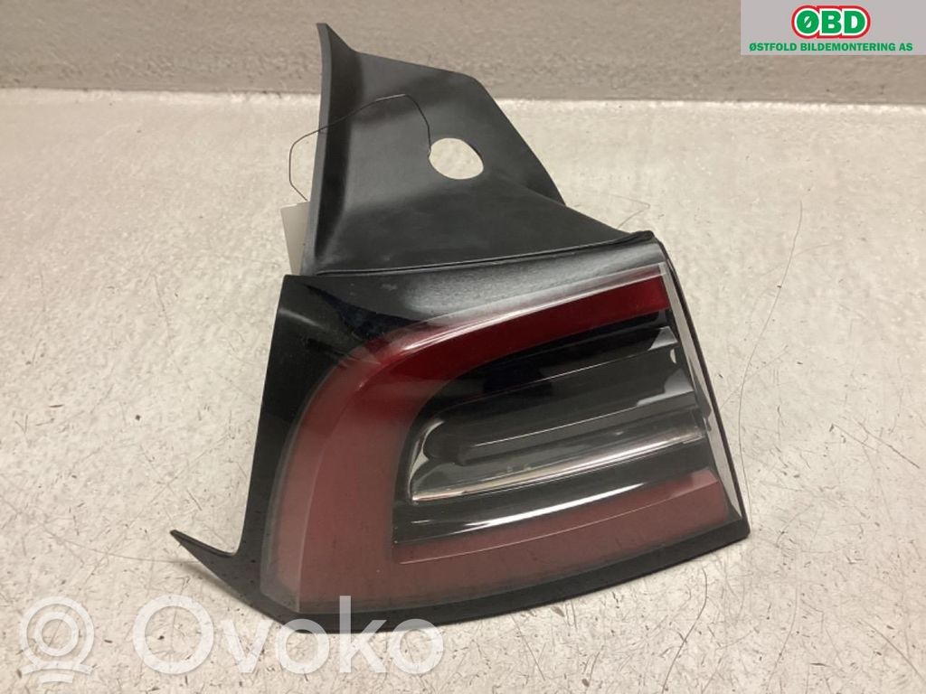 Tesla Model Y Lampa tylna 
