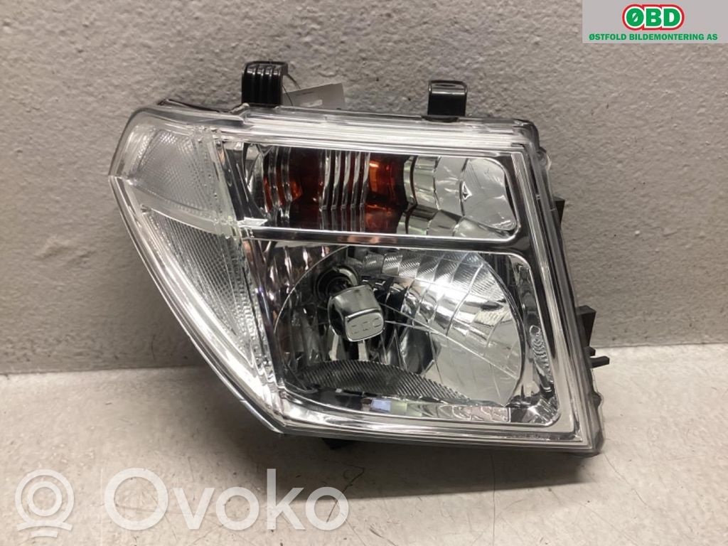 Nissan Pathfinder R51 Lampa przednia 