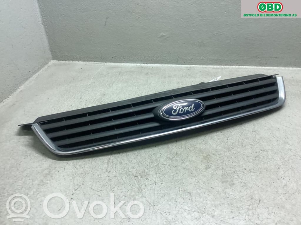 Ford Kuga I Rejilla delantera 