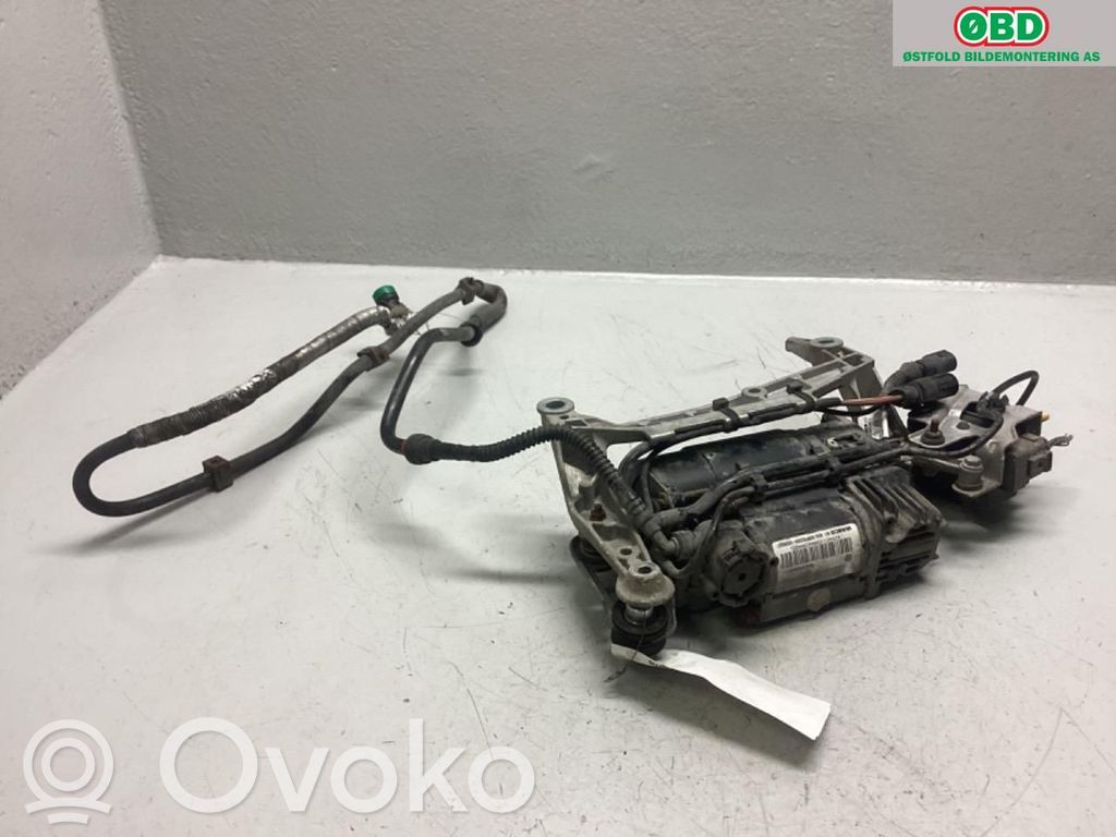 Audi Q7 4L Kompresor zawieszenia tylnego pneumatycznego 