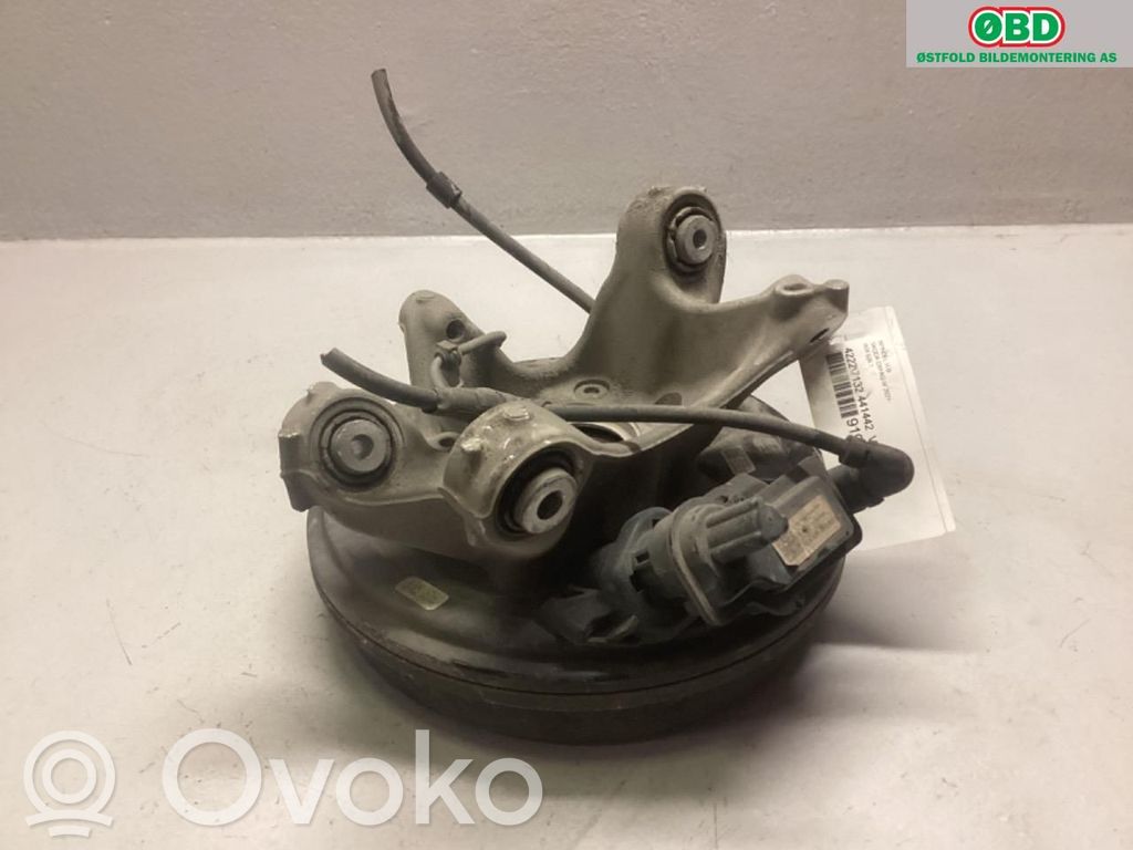 Skoda Enyaq iV Fuso a snodo con mozzo ruota posteriore