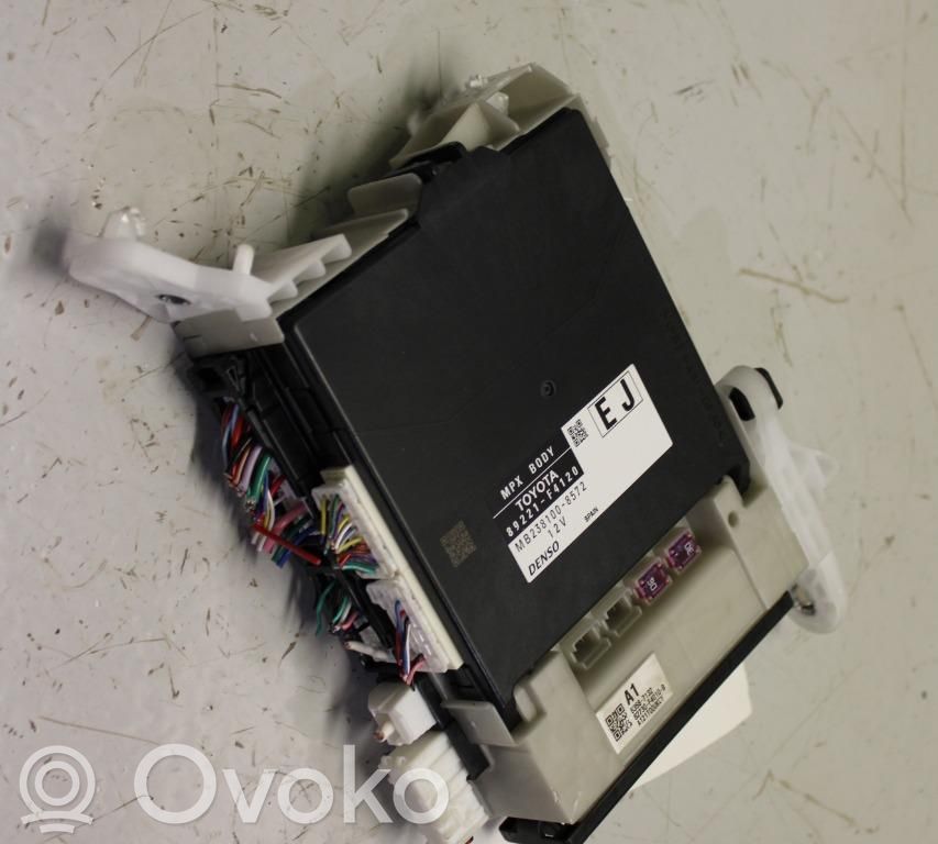 Toyota C-HR I Modul de control caroserie central 