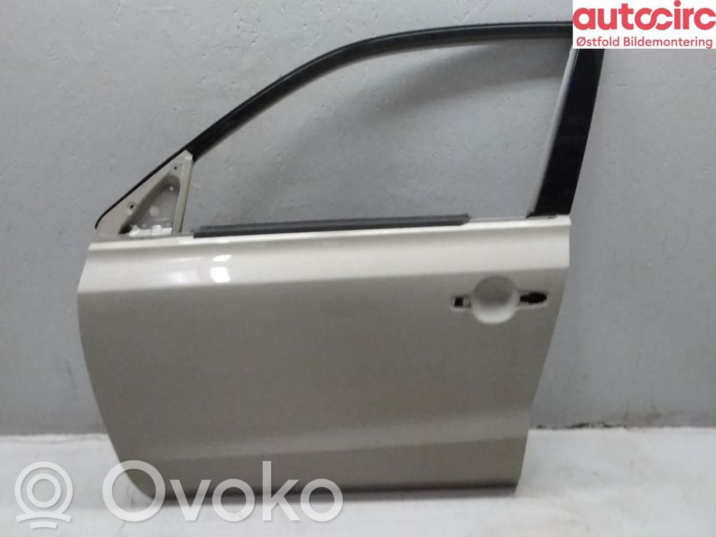 Suzuki Vitara (LY) Puerta delantera 