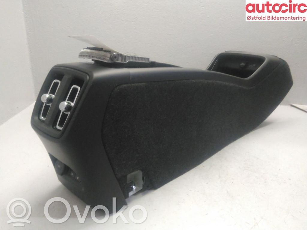 Volvo XC40 Consola central 