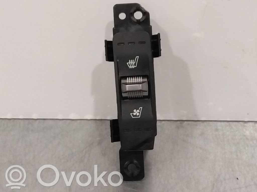 KIA Sorento Seat heating switch 