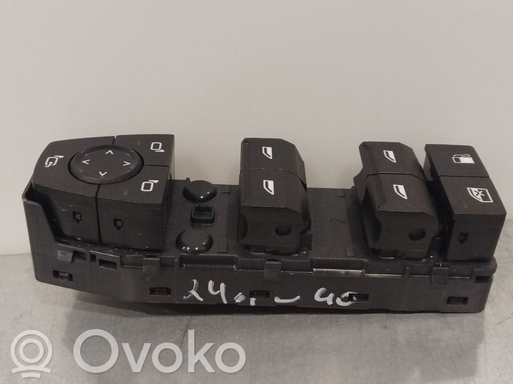 BMW X1 U11 Electric window control switch 