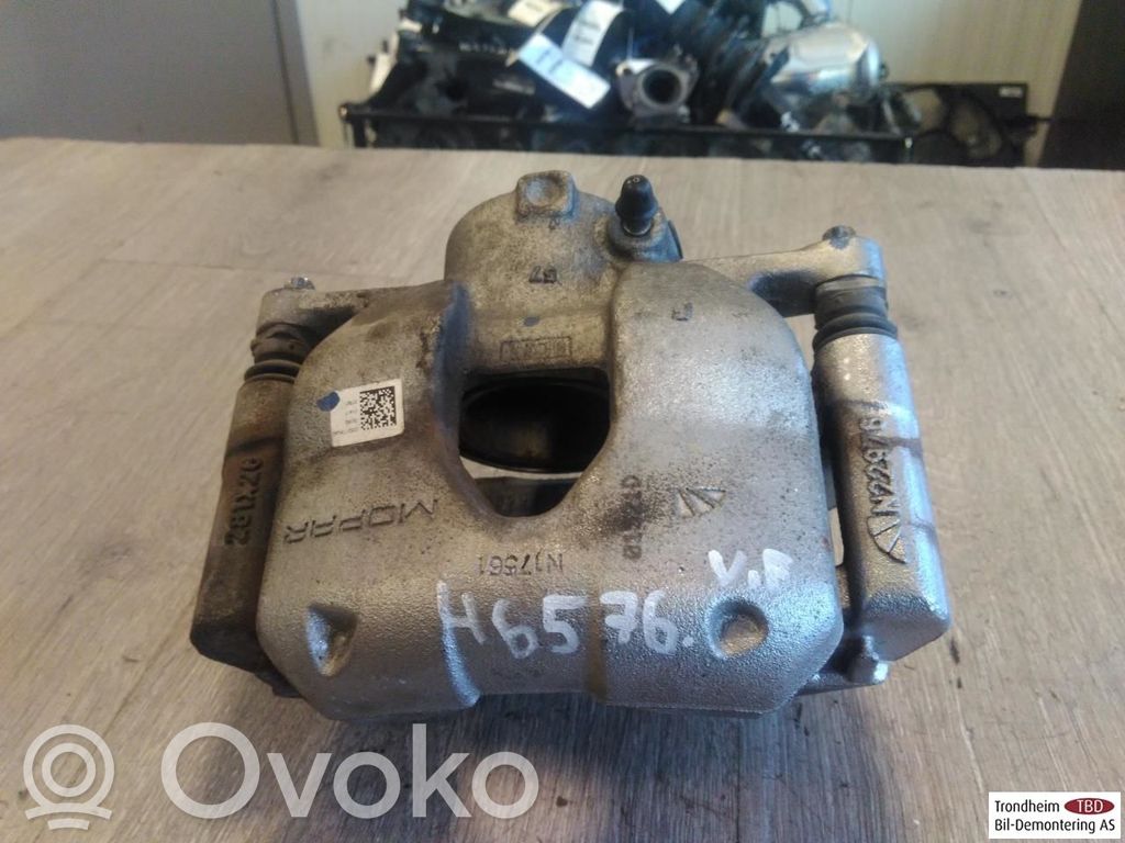 Fiat 500 Zacisk hamulcowy przedni 