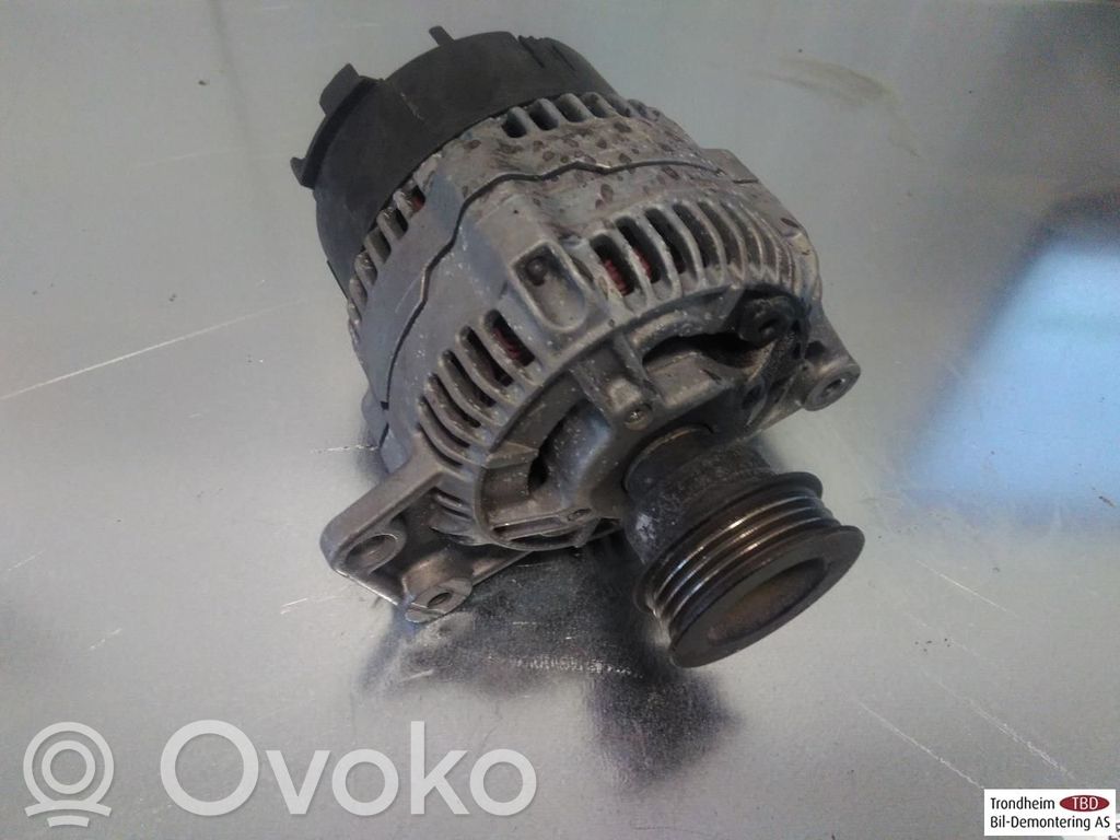 Audi A6 S6 C4 4A Generatore/alternatore 