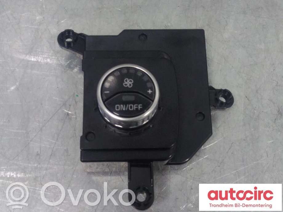 KIA Sorento Climate control unit 