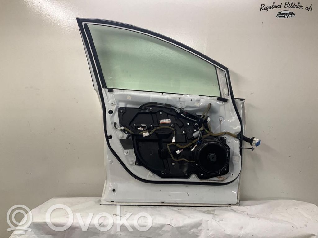 Mazda CX-7 Дверь