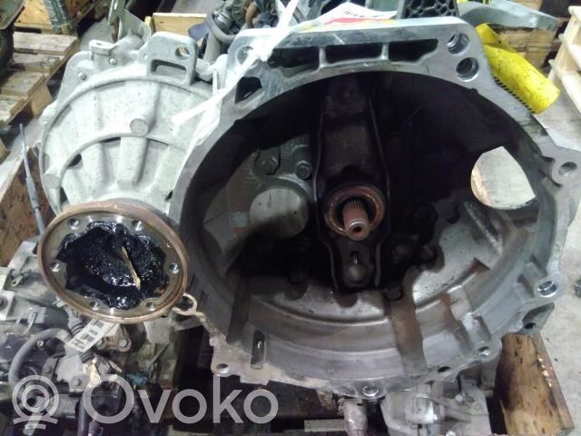 Volkswagen PASSAT B7 Cutie viteze manuală cu 6 trepte 