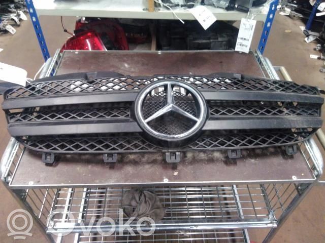 Mercedes-Benz Sprinter W906 Etusäleikkö 