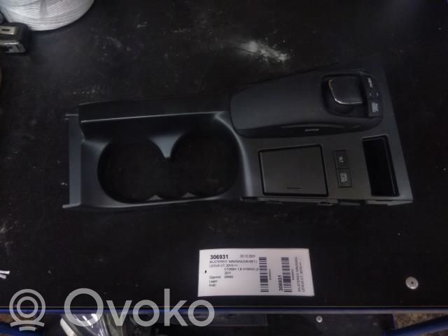 Lexus CT 200H Panel / Radioodtwarzacz CD/DVD/GPS 