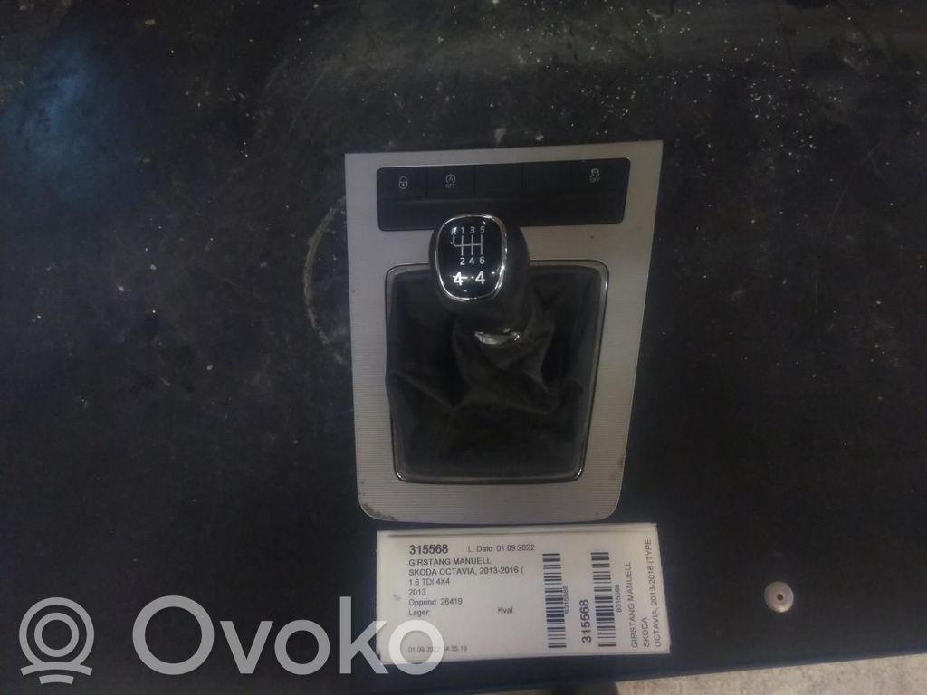 Skoda Octavia Mk3 (5E) Lewarek zmiany biegów / dolny 