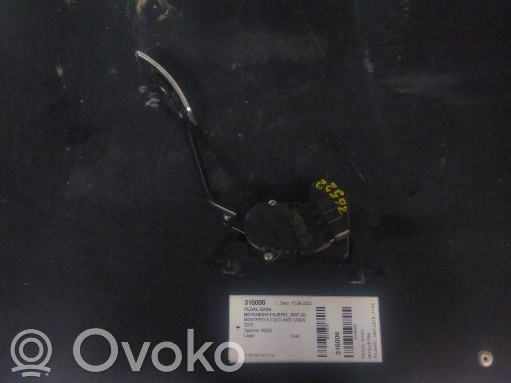 Mitsubishi Pajero Pedală accelerație 