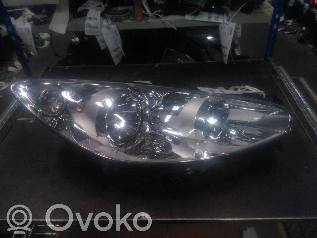 Peugeot 308 Lampa przednia 